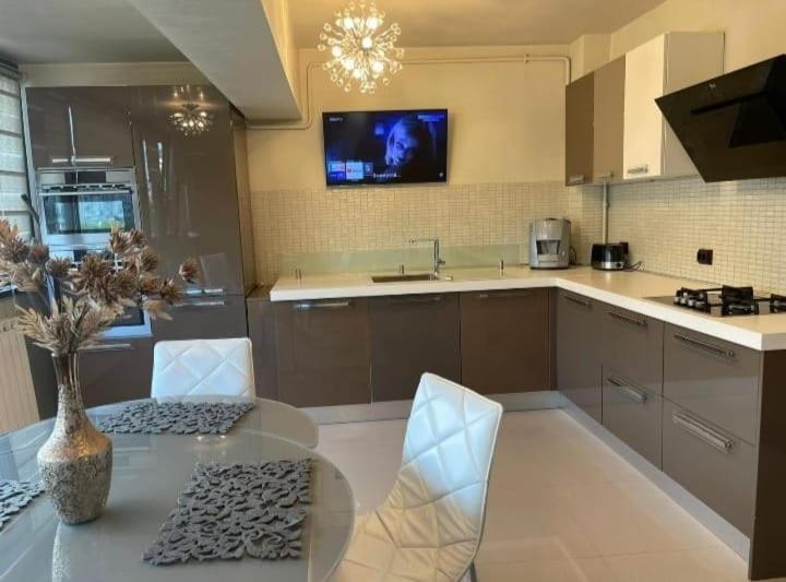 Apartament Lux Ultracentral 크라이오바 외부 사진